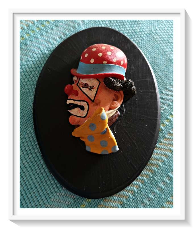 A Vintage Ceramic Clown Face on Oval Wooden Plaque - Made in Englan - De Beer & Co.