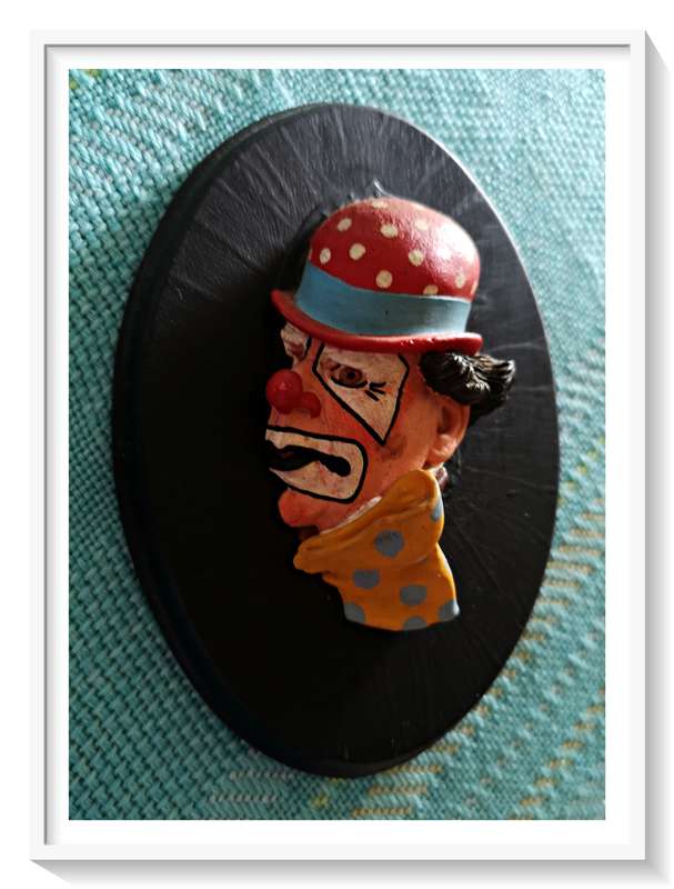 A Vintage Ceramic Clown Face on Oval Wooden Plaque - Made in Englan - De Beer & Co.