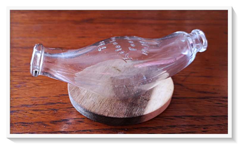 Vintage Glass Bottle - The Allenbury's Feeder - Half Size - In Very Good Condition ***