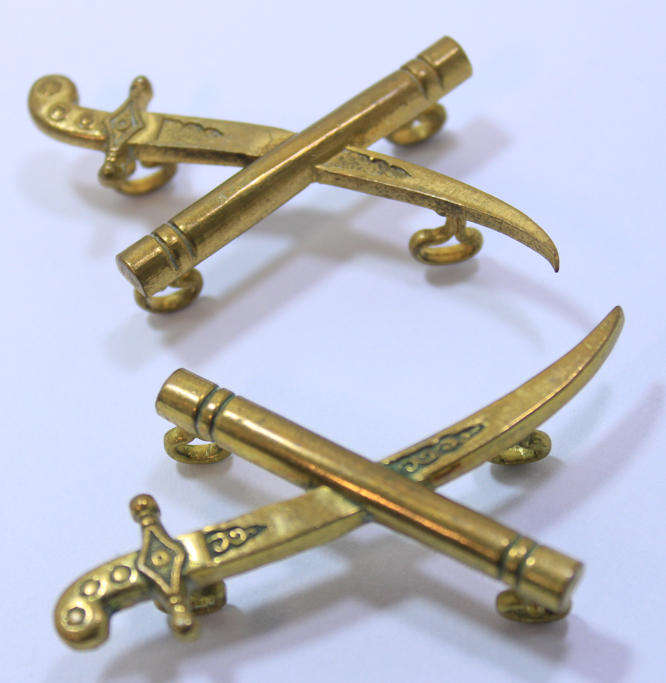 Pair of WW2 Generals Crossed Sword and Baton Insignia Rank Pip
