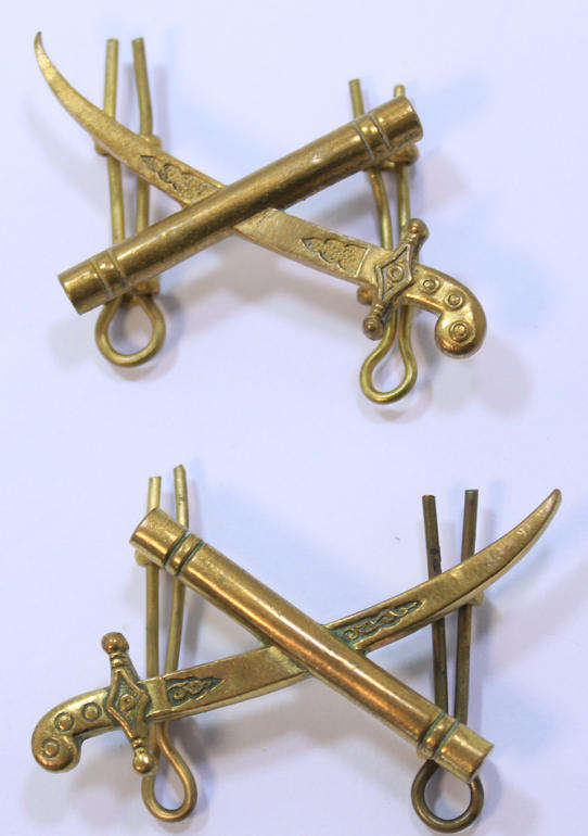 Pair of WW2 Generals Crossed Sword and Baton Insignia Rank Pip