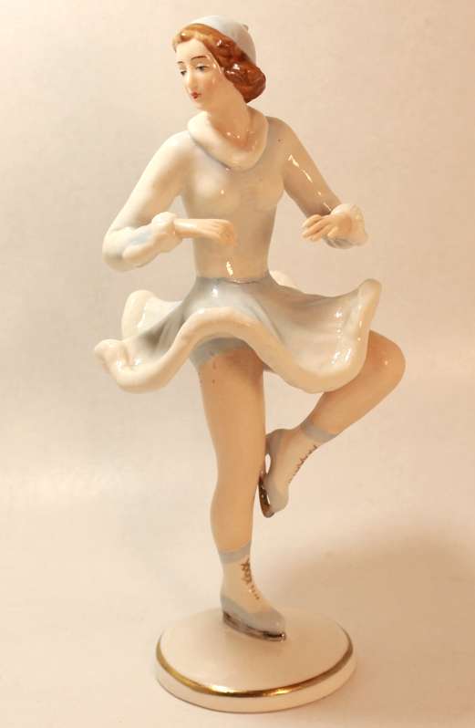 Vintage Dresden-Art Porcelain Lady Figure Skater #496