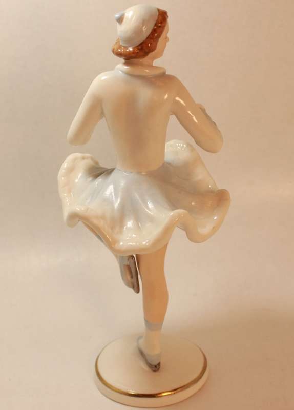 Vintage Dresden-Art Porcelain Lady Figure Skater #496