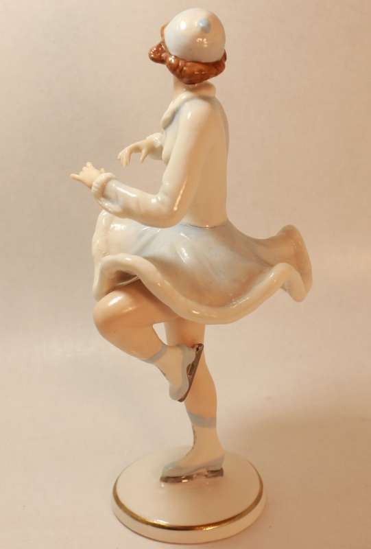 Vintage Dresden-Art Porcelain Lady Figure Skater #496