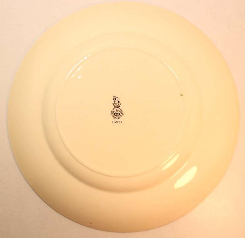 Vintage Royal Doulton Decorative Plate "The Hunting Man" D6282 The Professionals Series 6000