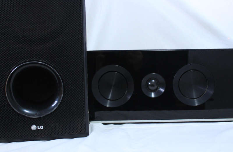 LG 3D Network Blu-Ray Soundbar BB5520A With Subwoofer Model SHX56D