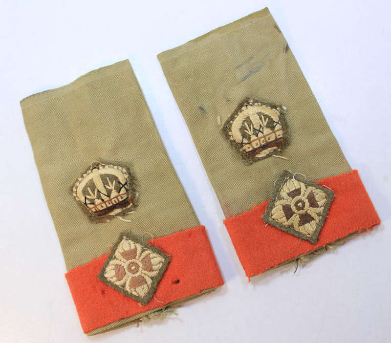 WW2 SAAF Lieutenant Colonel Shoulder Epaulette with Pips and Crown Embroided Badges