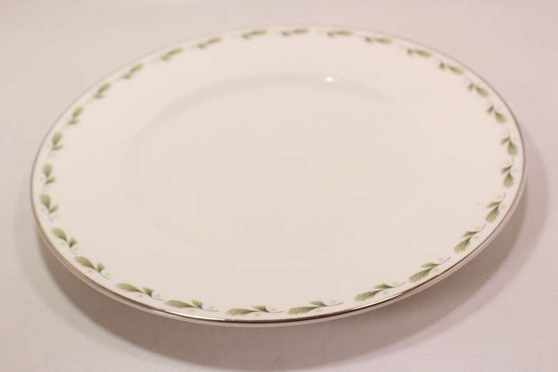 Mayfair Bone China Breakfast Plate, Platinum Trim Edging