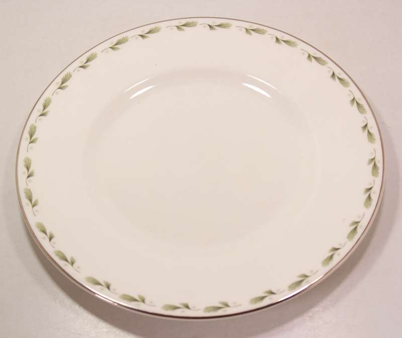 Mayfair Bone China Breakfast Plate, Platinum Trim Edging