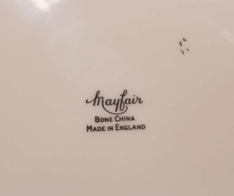Mayfair Bone China Breakfast Plate, Platinum Trim Edging