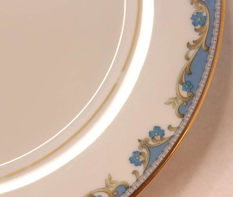 Vintage Pair of Noritake Oberlin #2486 Fine China Dinner Plates