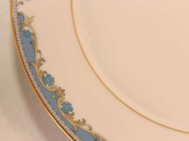 Vintage Pair of Noritake Oberlin #2486 Fine China Dinner Plates