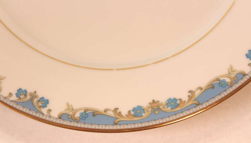 Vintage Pair of Noritake Oberlin #2486 Fine China Dinner Plates