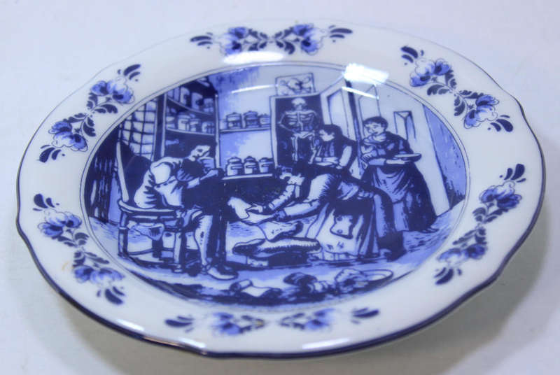 Vintage Oude Molen Delft "De Chirurgijn" Small Decorative Plate.