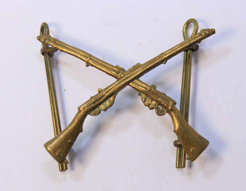 WW1 and WW2 Crossed Rifles British Army Marksman Brass Badge
