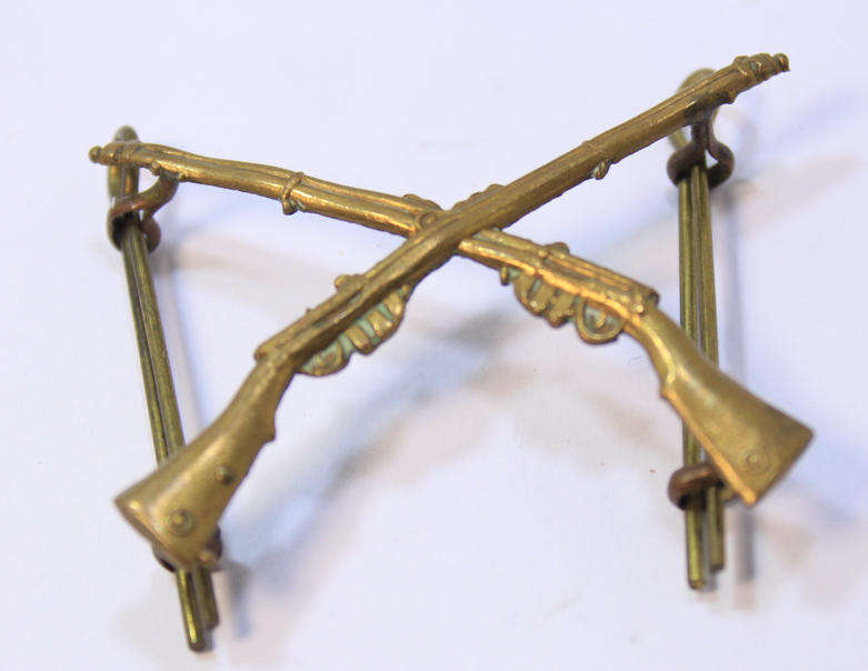 WW1 and WW2 Crossed Rifles British Army Marksman Brass Badge