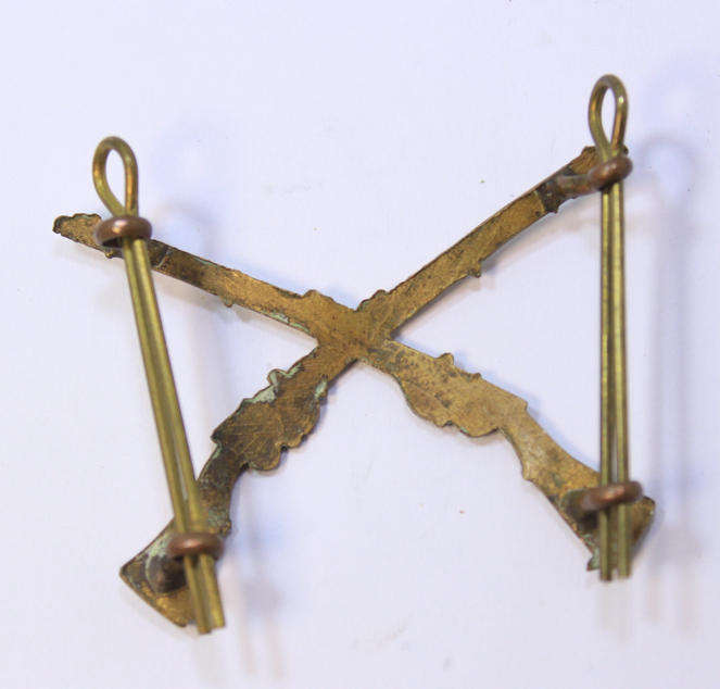 WW1 and WW2 Crossed Rifles British Army Marksman Brass Badge