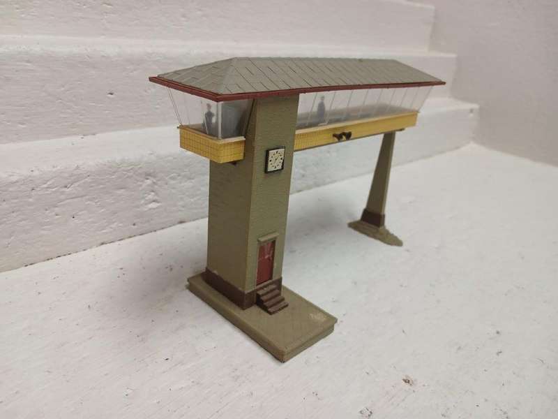 HO SCALE - VOLLMER - LARGE CONTROL TOWER
