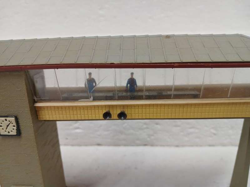 HO SCALE - VOLLMER - LARGE CONTROL TOWER