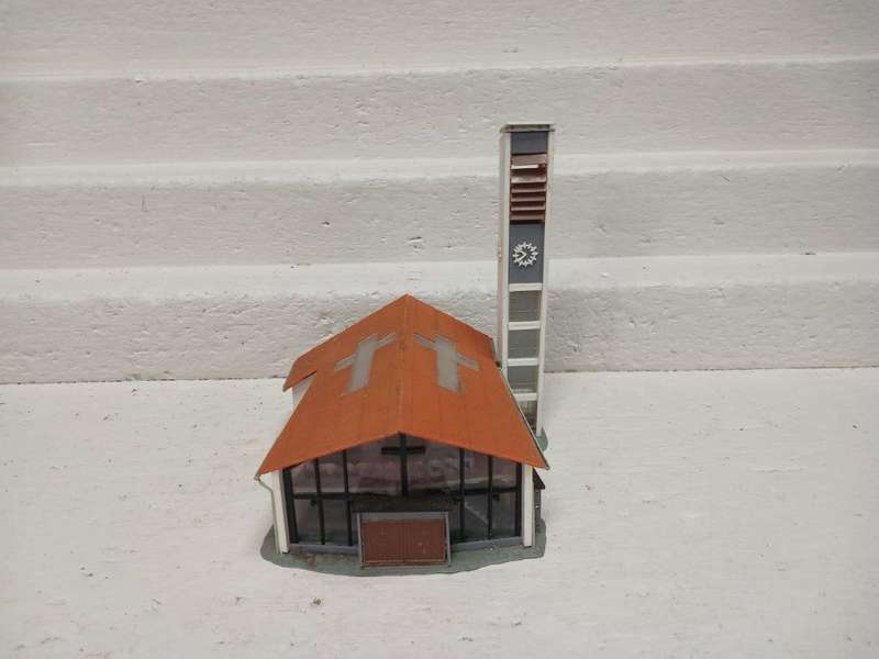 HO SCALE - FALLER - CHURCH BUILDING