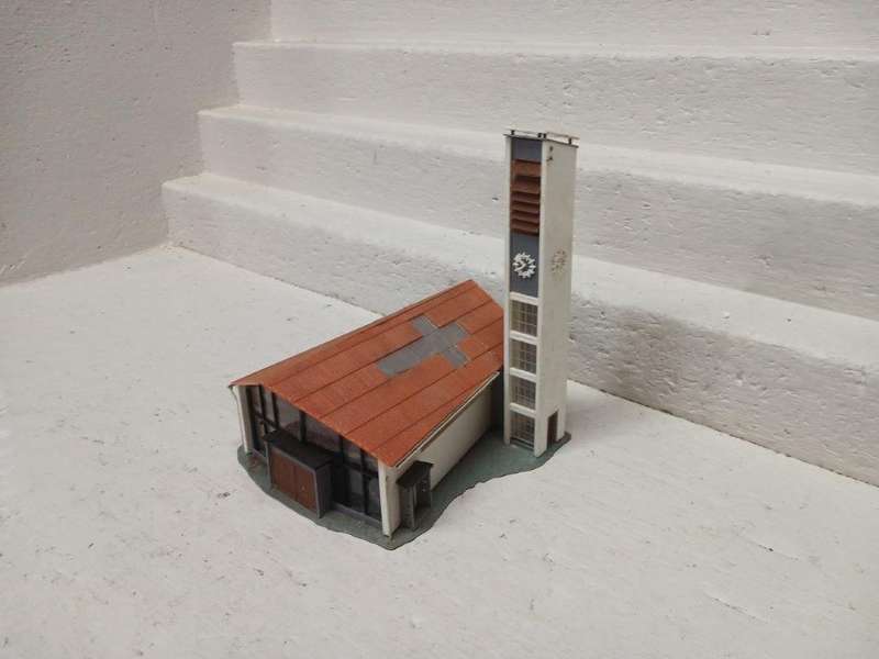 HO SCALE - FALLER - CHURCH BUILDING
