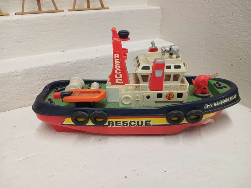HO SCALE - X2 SHIPS