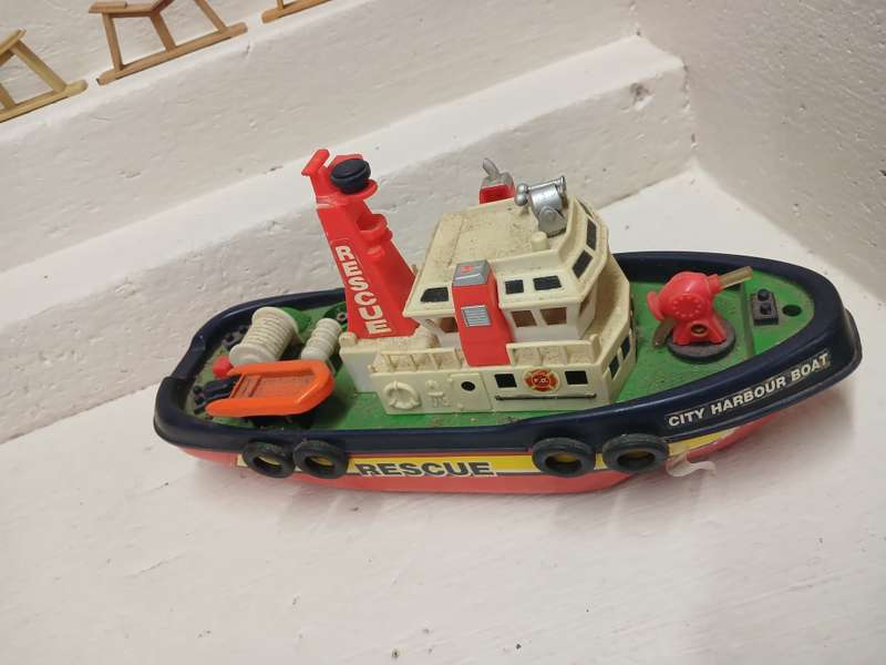 HO SCALE - X2 SHIPS