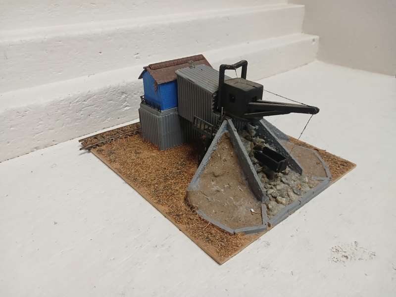 HO SCALE - SCRATCH BUILT SAND AND STONE LOADING DEPOT