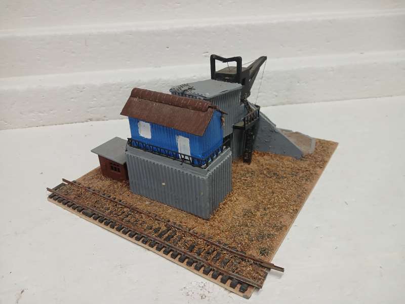 HO SCALE - SCRATCH BUILT SAND AND STONE LOADING DEPOT