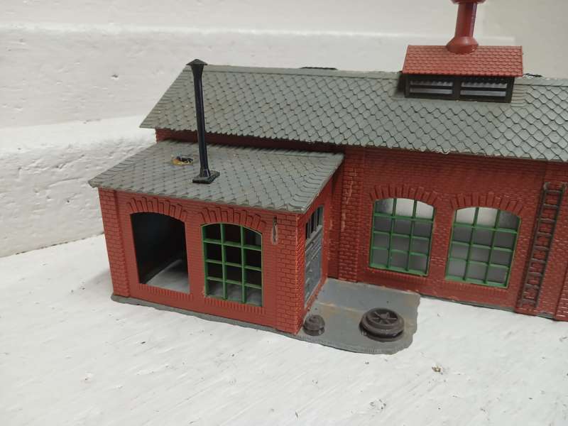 HO SCALE - POLA - ENGINE SHED