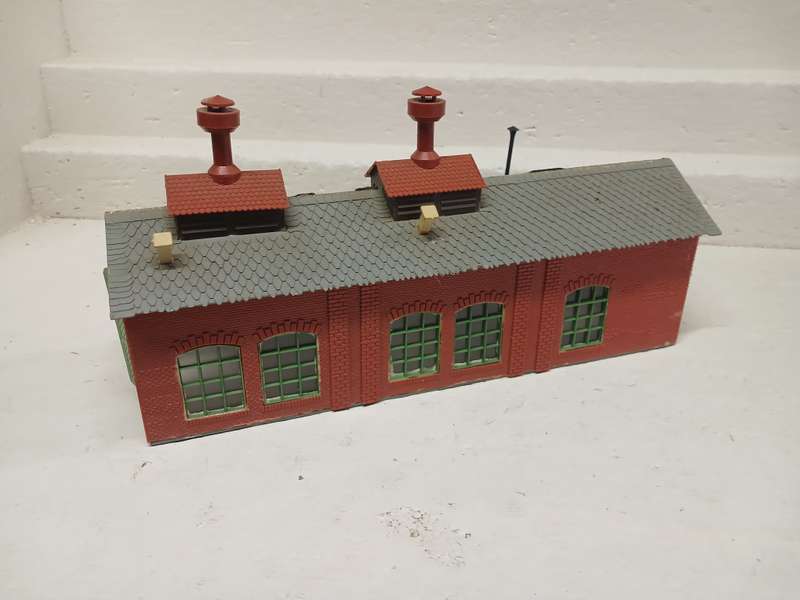 HO SCALE - POLA - ENGINE SHED