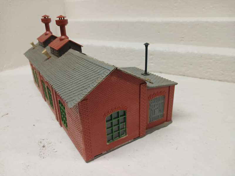 HO SCALE - POLA - ENGINE SHED