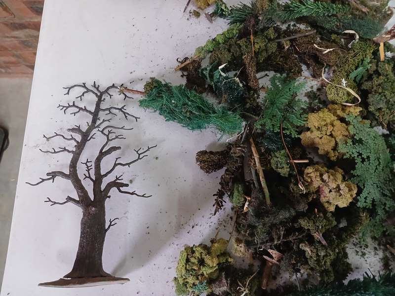 HO SCALE - LARGE AMOUNT OF SCENERY MATERIAL + TREES ETC