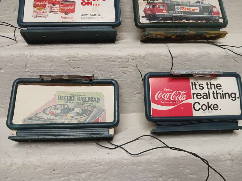 HO SCALE - LIT ROAD SIGNS - X4