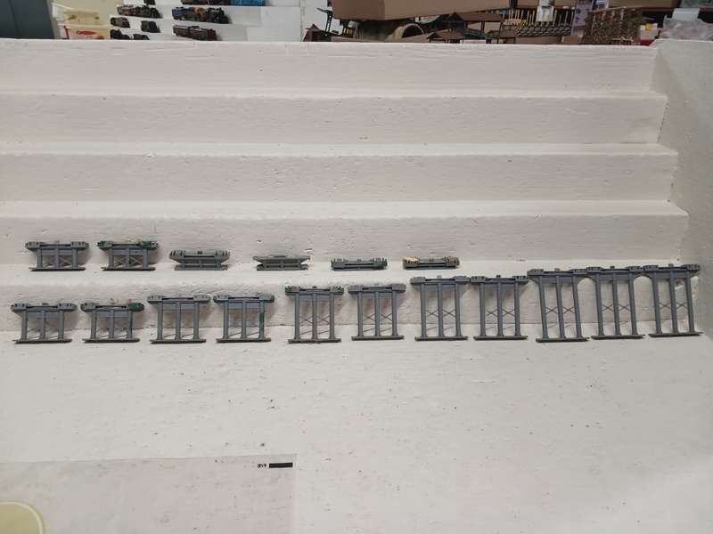 HO / OO SCALE - RAIL SUPPORTS - X17