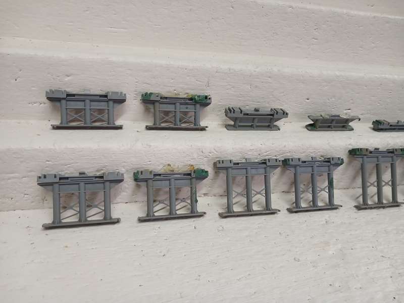 HO / OO SCALE - RAIL SUPPORTS - X17