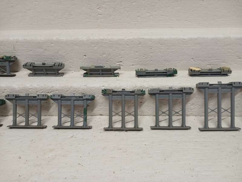 HO / OO SCALE - RAIL SUPPORTS - X17