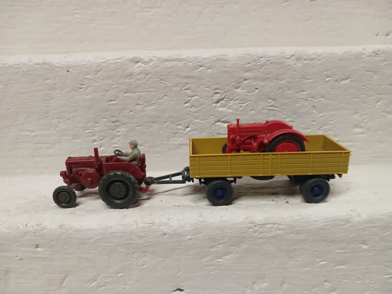 HO SCALE - WIKING - TRACTOR AND TRAILER - + SPARE TRACTOR ON TRAILER