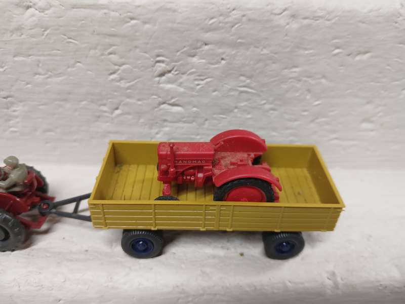 HO SCALE - WIKING - TRACTOR AND TRAILER - + SPARE TRACTOR ON TRAILER