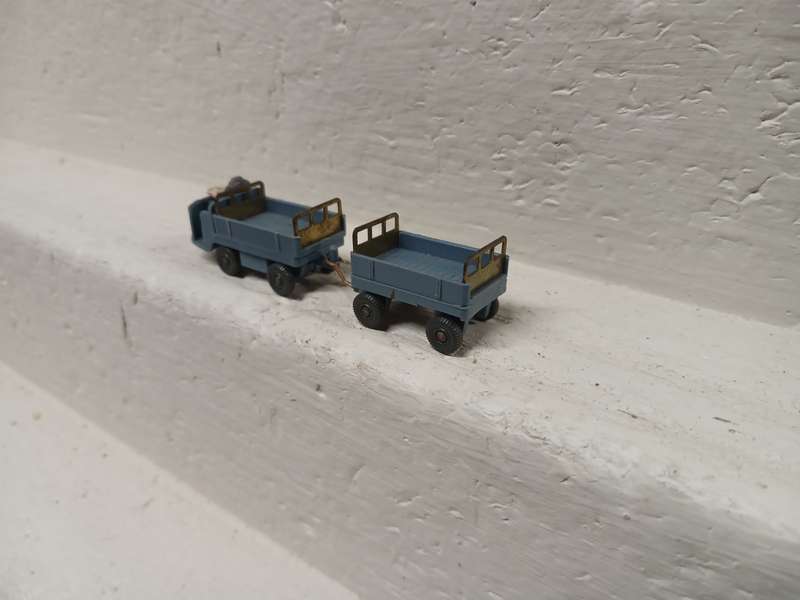 HO SCALE - WIKING - STATION PLATFORM TROLLY + TRAILER