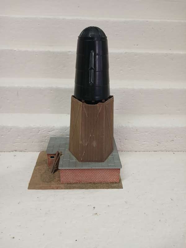 HO SCALE - VOLLMER - WATER TOWER BUILDING
