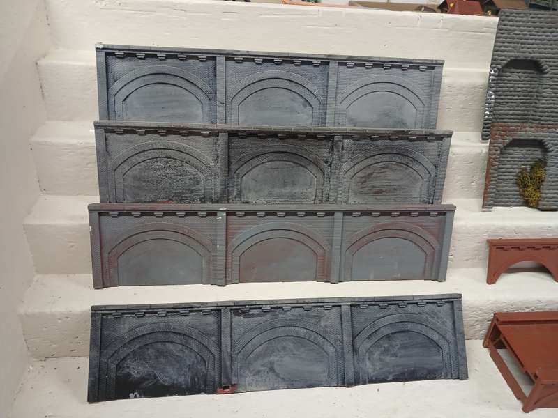 HO / OO SCALE - BRIDGE SIDES ETC