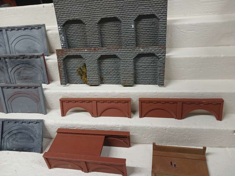 HO / OO SCALE - BRIDGE SIDES ETC