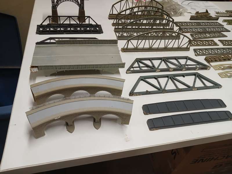 HO / OO SCALE - BRIDGES & BRIDGE SIDES + ODDS & ENDS