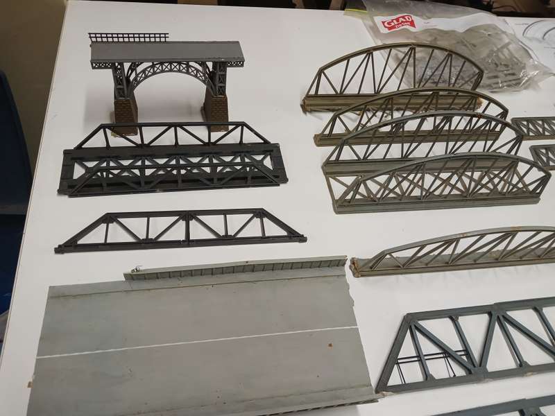 HO / OO SCALE - BRIDGES & BRIDGE SIDES + ODDS & ENDS