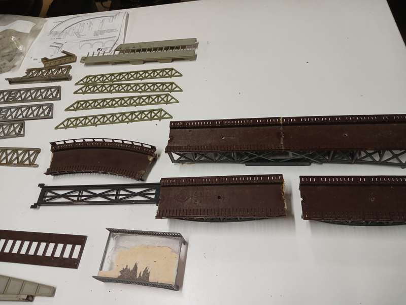 HO / OO SCALE - BRIDGES & BRIDGE SIDES + ODDS & ENDS