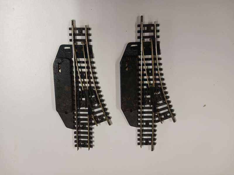 HO / OO SCALE - TRIX - POINTS - X2