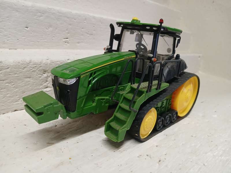 DIE CAST : 1:32 SCALE - SIKU - JOHN DEERE - 8360RT TRACK TRACTOR
