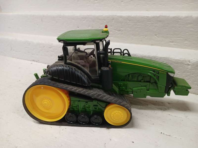 DIE CAST : 1:32 SCALE - SIKU - JOHN DEERE - 8360RT TRACK TRACTOR