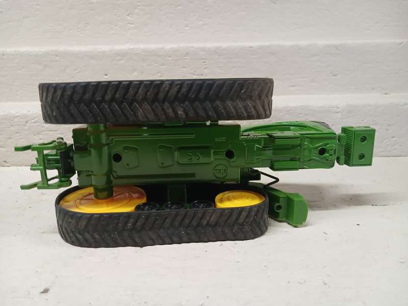 DIE CAST : 1:32 SCALE - SIKU - JOHN DEERE - 8360RT TRACK TRACTOR